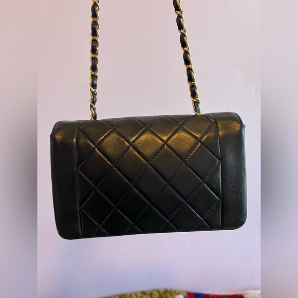 Vintage Chanel Small Diana Lambskin Handbag - Picture 4 of 16